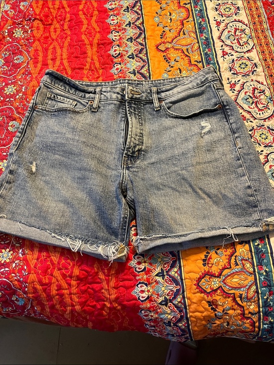 Old Navy Pants - Classic Mid Wash Denim Shorts - Casual Frayed Hem